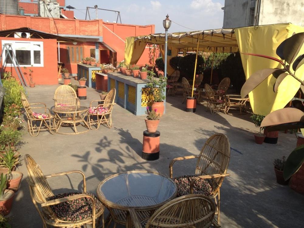 Chill Out Resort Катманду Екстериор снимка